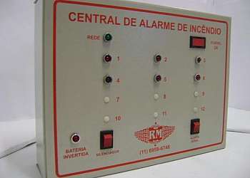 Central de alarme de combate a incêndio Central de alarme de combate a incêndio