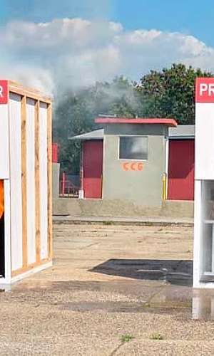 Combate de incêndio Combate de incêndio