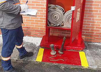 Inspeção de extintores e hidrantes Inspeção de extintores e hidrantes