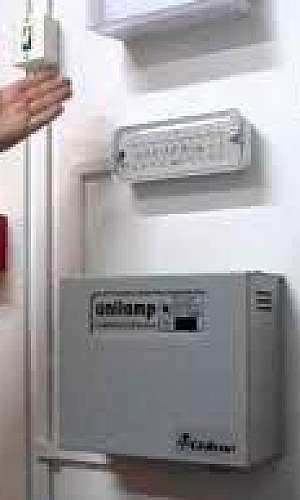 Instalação de iluminação de emergência Instalação de iluminação de emergência