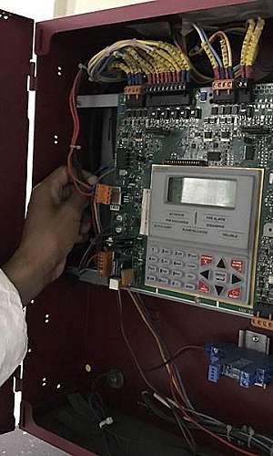 Manutenção em sistema de alarme de incêndio Manutenção em sistema de alarme de incêndio