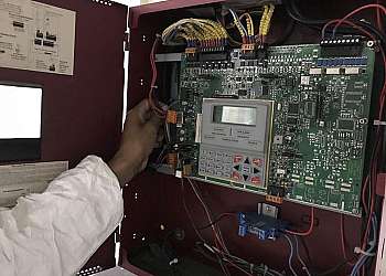 Manutenção em sistema de alarme de incêndio Manutenção em sistema de alarme de incêndio