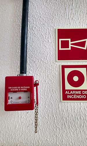Sistema de detecção e alarme de incêndio Sistema de detecção e alarme de incêndio